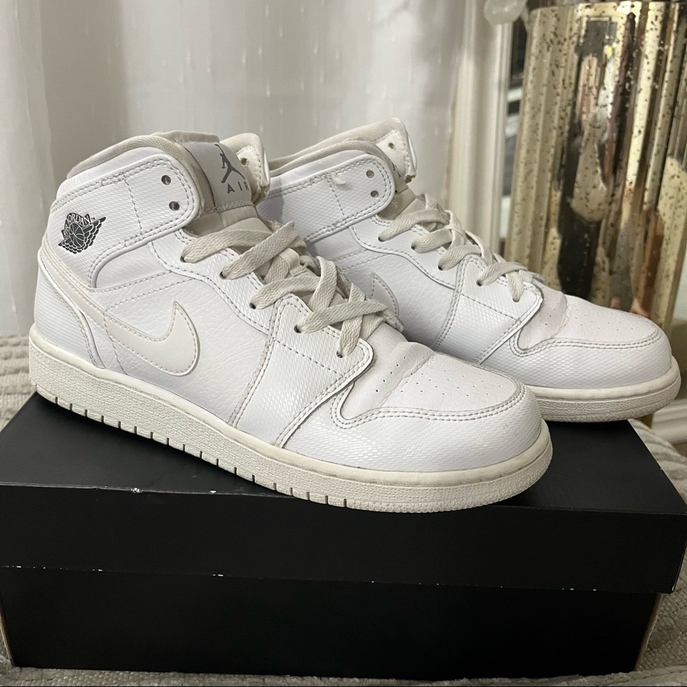 Air Jordan 1 Mid White/Cool grey